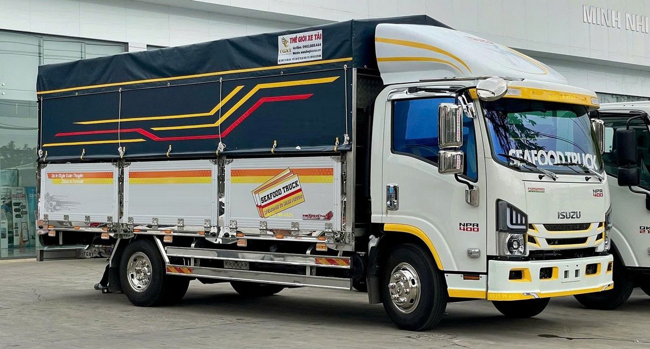 ISUZU NPR 400