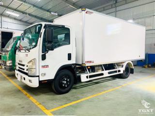 xe-tai-Isuzu-NPR85KE5-3t5-thung-bao-on-1.jpg