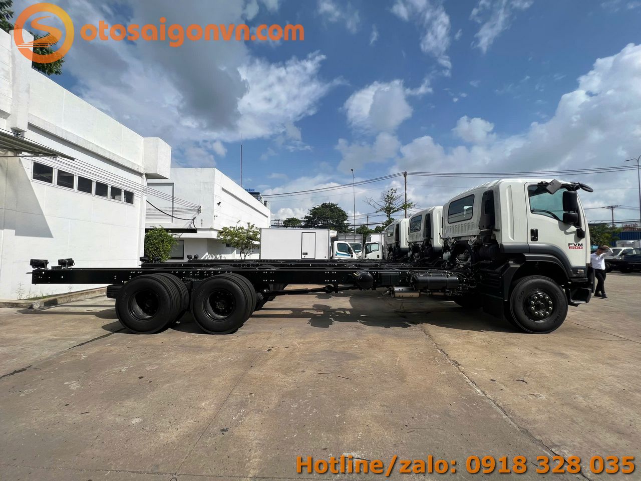 xe-tai-isuzu-fvm1500-15-tan-thung-mui-bat-9m-7m 20