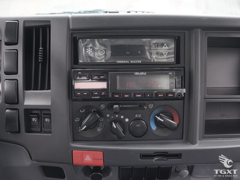 Xe Tải Isuzu QMR77HE5A 2.3 Tấn Thùng Lửng