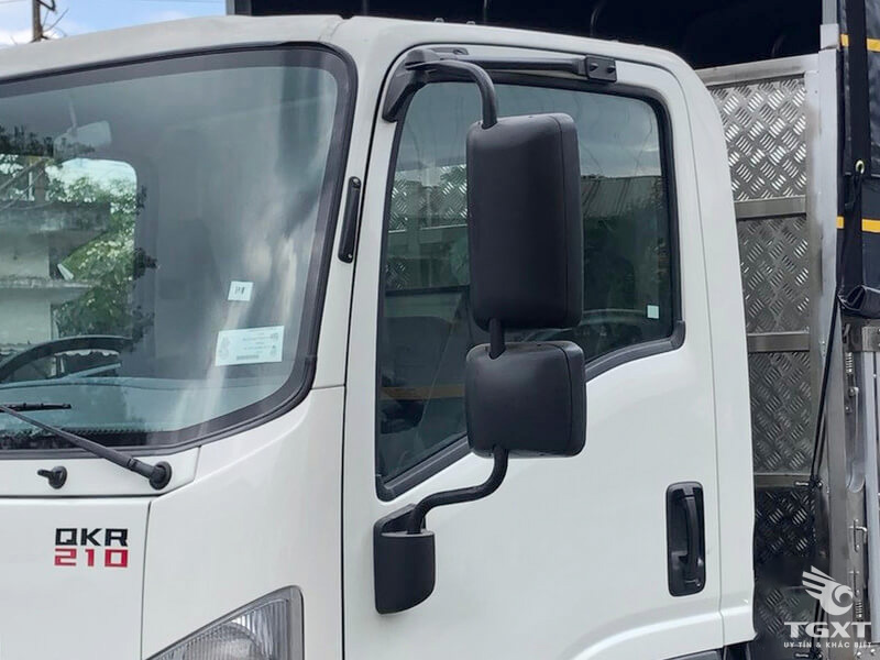 Xe Tải Isuzu QMR77HE5A 2.3 Tấn Thùng Lửng