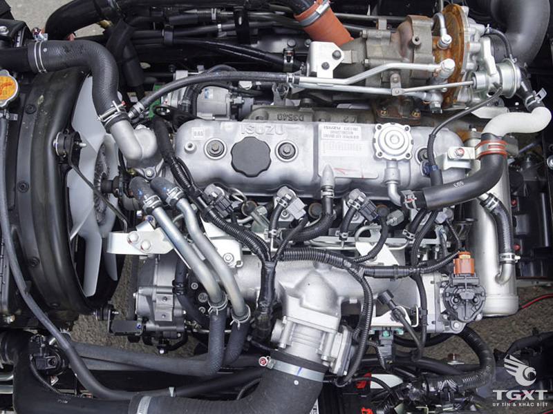 Xe Tải Isuzu QMR77HE5A 2.3 Tấn Thùng Lửng